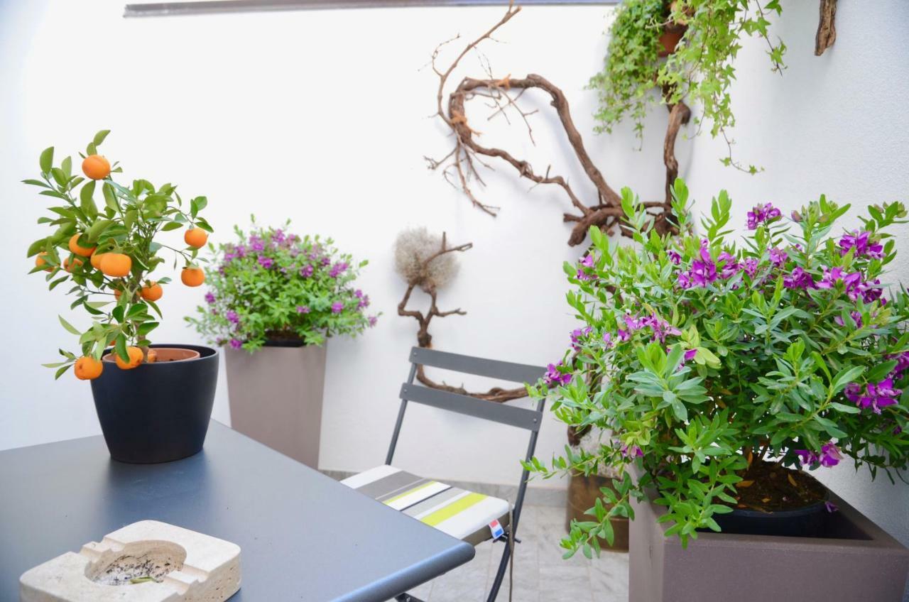 My In - La Rossa Apartment *